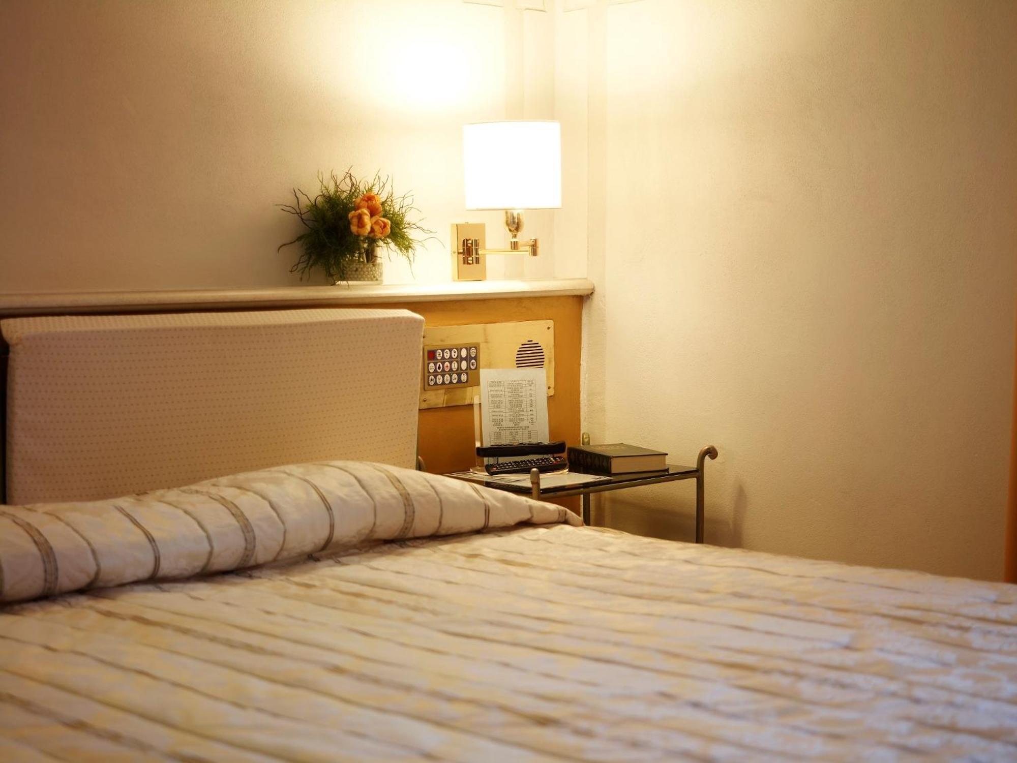 Hotel Parco Borromeo - Monza Brianza Cesano Maderno Kamer foto