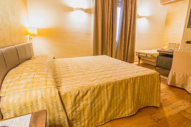 Hotel Parco Borromeo - Monza Brianza Cesano Maderno Buitenkant foto